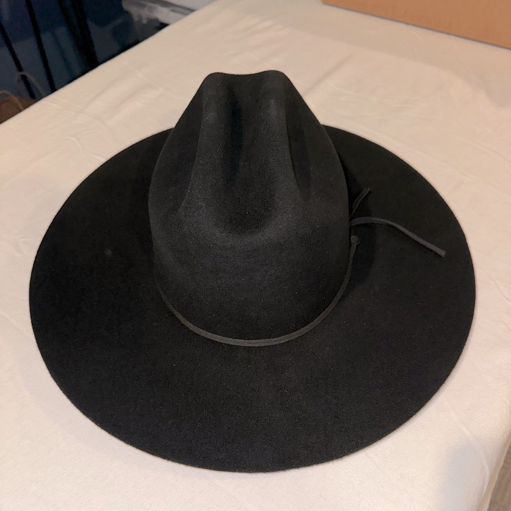 Gorgeous Small Black Hampui Cattleman Hat with Black Band NWT/open box.